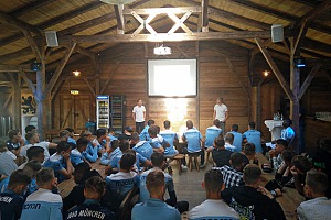 Vortrag der Robert-Enke-Stiftung bei den Junglöwen. Foto: TSV 1860