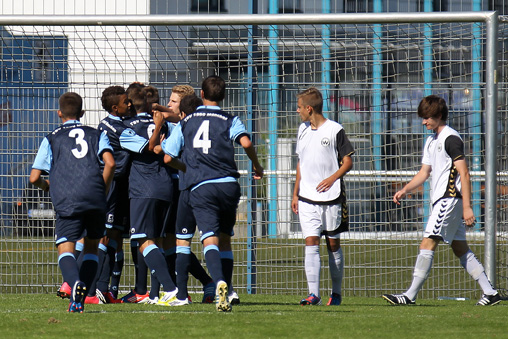 Erstes Saisontor der TSV 1860 U16. Foto: Wild