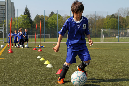 Löwen-Fußballschule: Die Termine und Orte für die Camps 2014 stehen fest. Foto: AW