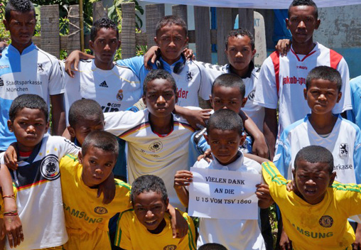 60er-Trikots auf Madagaskar. Foto: Madaide