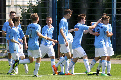 Mit einem 2:1-Heimsieg gegen Kickers Offenbach sicherten die U15-Junglöwen frühzeitig den Verbleib in der höchsten C-Junioren Spielklasse. Foto: T. Koch