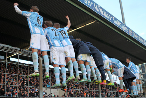 Die U21 des TSV 1860 München nach dem Derbysieg im November. Foto: A. Wild