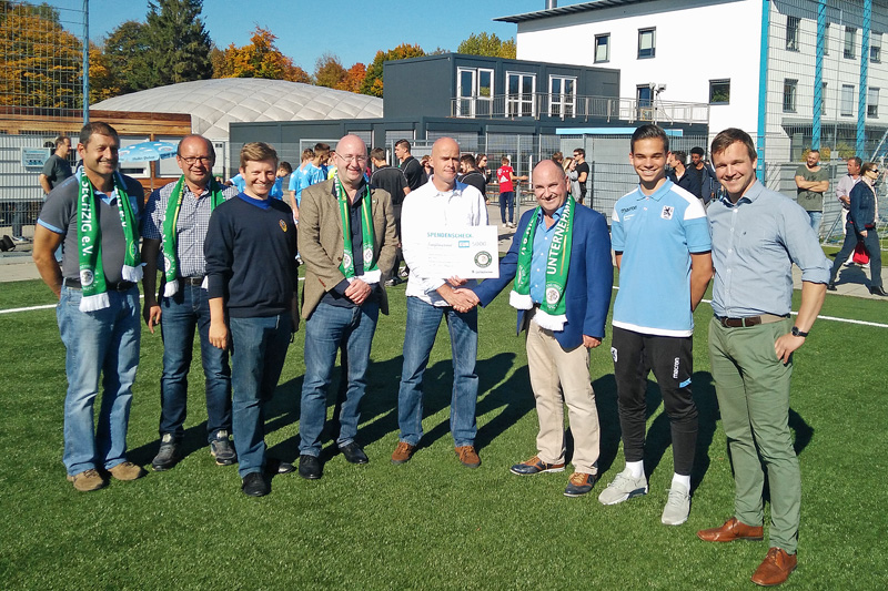 Großzügige Spende von den „Unternehmern für Sechzig“. Foto: TSV 1860