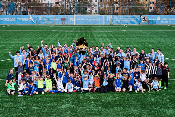 Einen ereignisreichen Junglöwen-Talente-Tag erlebten die Kids beim TSV 1860 München. Foto: TSV 1860