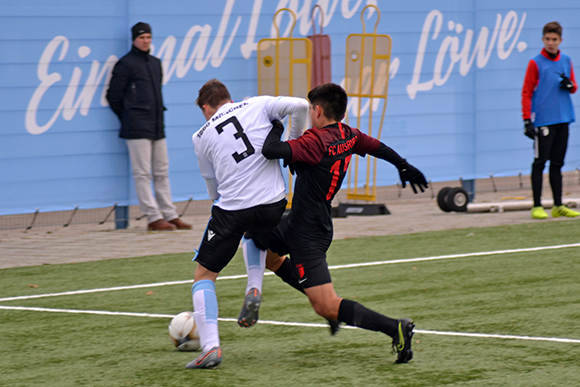 Umkämpfte Partie: U15-Junglöwen gegen den FC Augsburg. Foto: TSV 1860