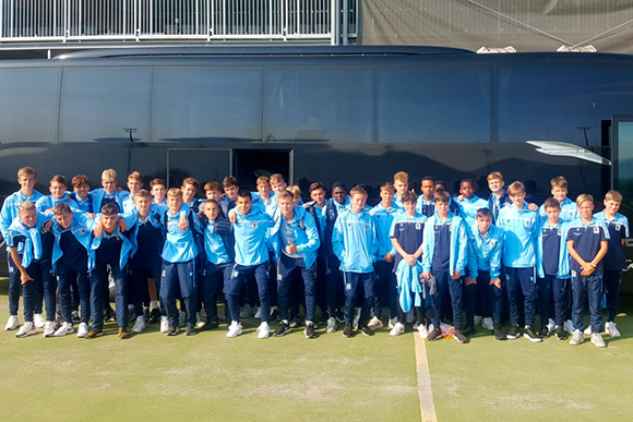 U15- und U16-Junglöwen fuhren gemeinsam in das von den Unternehmern für Sechzig finanzierte Trainingslager. Foto: TSV 1860