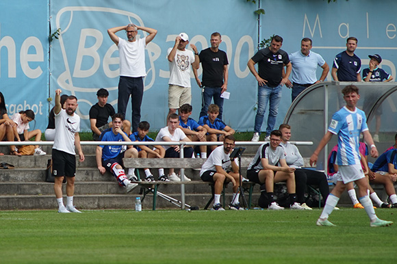 U17-Coach Felix Hirschnagl erwartet von seinem Team Disziplin und Willen. Foto: Joachim Mentel