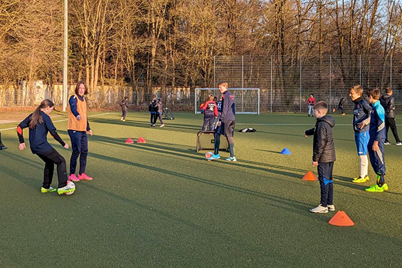 Unterstützt wurden die Junglöwen bei diesem Event vom FC Español München. Foto: Privat