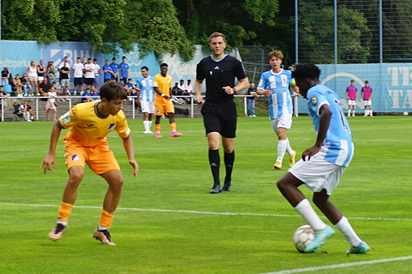 Owen Osagie spielte im Hinspiel seinen Hoffenheimer Gegenspieler schwindlig. Foto: Joachim Mentel
