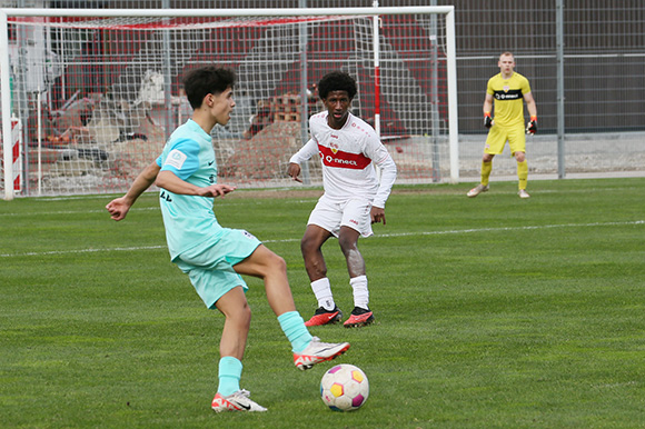 Efe Karakoc brach sich im Hinspiel gegen Lautern das Schlüsselbein. Foto: Dirk Fiedler