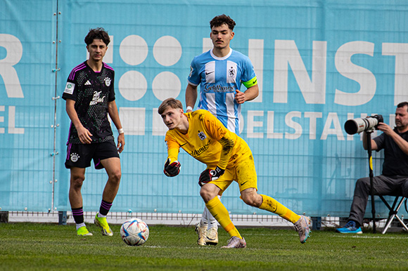 Torhüter Erion Avdija präsentiert sich beim kosovarischen Nationalteam in bestechender Form, Sean Dulic gab gegen LASK sein Debüt bei den Profis. Foto: Lukas Behr