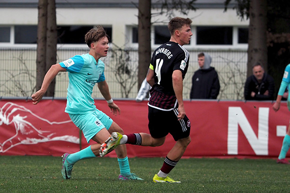 Xaver Kiefersauer leitete mit einem Diagonalpass die Führung ein und erzielte per Freistoß das 2:0. Foto: Markus Burger