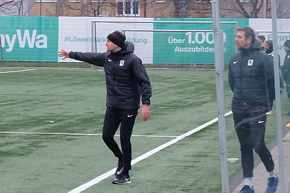 Das Experiment, im Verbandspokal mit dem Jungjahrgang zu spielen, lieferte U19-Coach Jonas Schittenhelm wichtige Erkenntnisse. Foto: Joachim Mentel