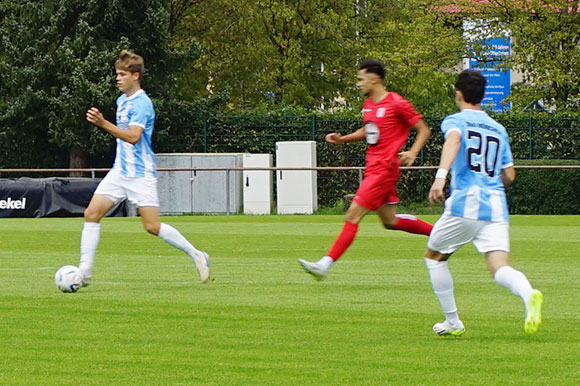 Der kränkelnde Tim Kloss stellte sich im Heimspiel gegen Schwaben Augsburg in den Dienst der Mannschaft. Foto: Joachim Mentel