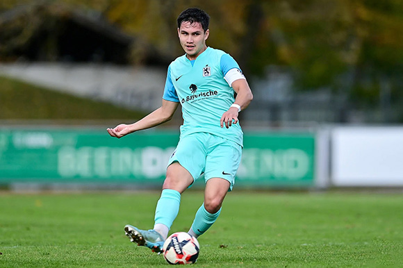 Kapitän Mason Judge erzielte per Kopf das 2:0 beim FC Ismaning.