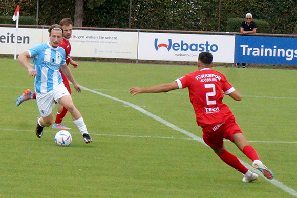 Nur selten zeigten Leon Tutic und die Löwen im Spiel gegen Türkspor Mut und Entschlossenheit. Foto: Joachim Mentel