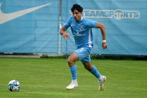 Cristian Leone brachte mit seinem 13. Saisontreffer die Löwen-U21 bei Schalding-Heining in Führung. Foto: Joachim Mentel