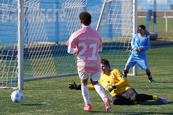 Spielszene zwischen dem International United FC und dem Handicap-Team des TSV 1860 München. Foto: Joachim Mentel