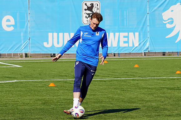 Für den zuletzt verletzten Justin Thönig (re.) steht am Ostersonntag nochmals ein Belastungstest an. Foto: Joachim Mentel