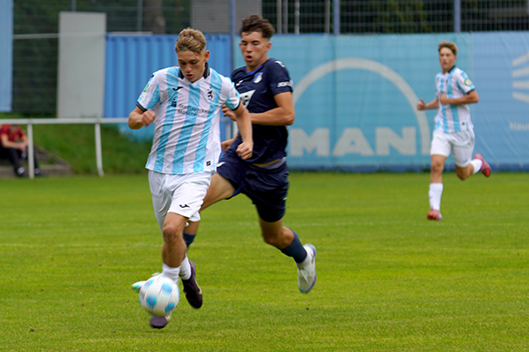 David Matijevic hatte in der Anfangsphase zweimal die Chance, sein Team in Führung zu bringen. Foto: Joachim Mentel