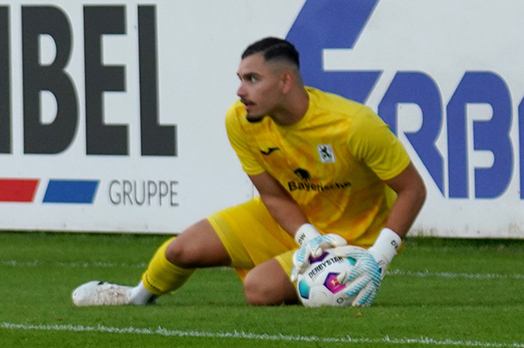 Miran Qela wird zum dritten Mal in dieser Saison gegen den TuS Geretsried das Tor der U21 hüten. Foto: Joachim Mentel Miran Qela wird zum dritten Mal in dieser Saison gegen den TuS Geretsried das Tor der U21 hüten. Foto: Joachim Mentel