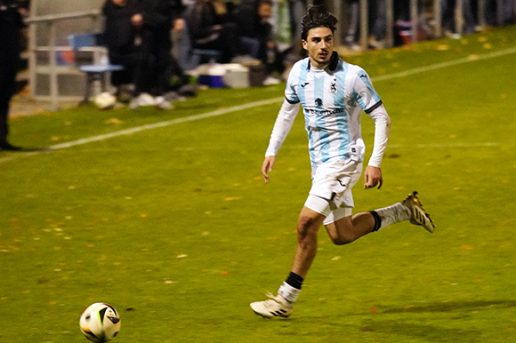 Cristian Leone war gegen Ismaning fast an allen torgefährlichen Aktionen der Löwen-U21 beteiligt. Foto: Joachim Mentel
