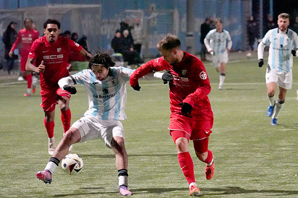Cristian Leone sorgte mit dem 2:0 in der 74. Minute, dass die kleinen Löwen beruhigt in die Schlussphase gehen konnten.  Foto: Joachim Mentel
