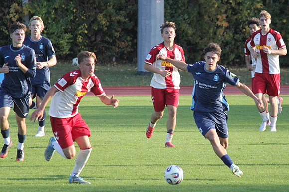 U17 gewinnt bei Jahn Regensburg nach 0:2-Rückstand mit 5:4