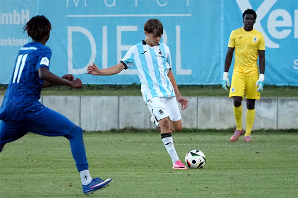 Sebastian Jünke steht wieder zur Verfügung, könnte in Freiberg Ludwig Estermann in der Innenverteidigung ersetzen. Foto: Markus Burger