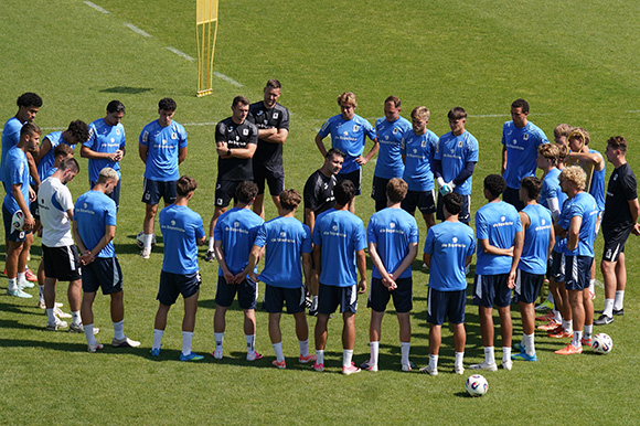 Trainer Alper Kayabunar verspricht, dass sein Team alles versuchen wird, das Spiel gegen Geretsried zu gewinnen. Foto: Joachim Mentel