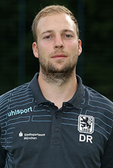 U19 Co-Trainer Daniel Rieplhuber