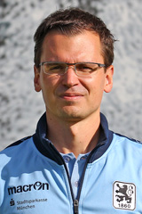 U16 Trainer Arek Dawidowski