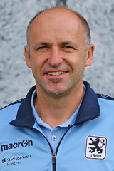 U17 Trainer Joe Albersinger