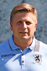 U16 Trainer Wolfgang Schellenberg