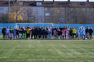 Gruppenbild mit allen Teilnehmern am Turnier. Foto: Joachim Mentel