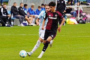 David Matijevic setzte sich einmal entscheidend gegen seinen Gegenspieler Enes Durmaz durch. Foto: Joachim Mentel