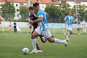 Im Hinspiel trennten sich Kapitän Sean Dulic und die Löwen 1:1 von der Club-U19. Foto: Markus Burger