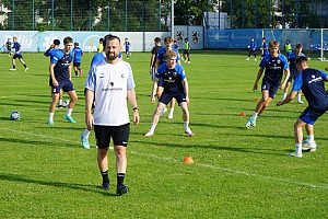 U21-Cheftrainer Felix Hirschnagl bestreitet zum Ende der ersten Trainingswoche mit seinem Team bereits zwei Testspiele. Foto: Joachim Mentel