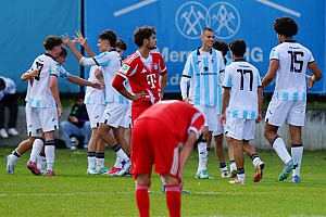 Jubel der U19-Löwen nach dem mit 1:0 gewonnen Derby am 4. Oktober 2025 gegen den FC Bayern. Foto: Joachim Mentel