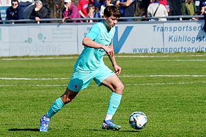 Abwehrtalent Finn Fuchs, der kürzlich bei einem Lehrgang der deutschen U19 weilte, wird die Saison in der U21 zu Ende spielen. Foto: Joachim Mentel
