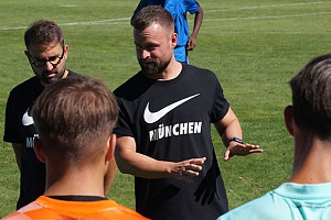 U17-Coach Felix Hirschnagl hofft auf ein Spiel auf Augenhöhe. Foto: Joachim Mentel