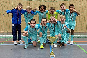 Der nächste Pokal, für den die U10 hart arbeiten musste. Foto: Privat