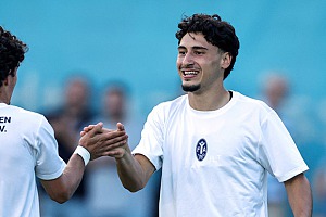 Mustafa Tekin (re.) sicherte mit seinem 3. Saisontreffer der U21 einen Punkt gegen Hankofen-Hailing. Foto: sampics