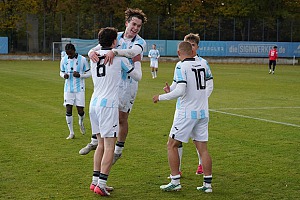 Gleich sieben Mal konnte die U19 im kleinen Derby gegen Unterhaching jubeln. Foto: Joachim Mentel