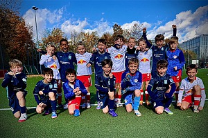 RB Leipzig bei U9 zu Gast – Enge Duelle beim Leistungsvergleich Die Junglöwen zusammen mit der U9 von RB Leipzig. Foto: Privat