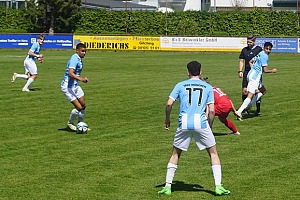 Die Löwen, hier Ahanna Agbowo am Ball, müssen in Erlbach konzentriert und taktisch diszipliniert spielen. Foto: Joachim Mentel