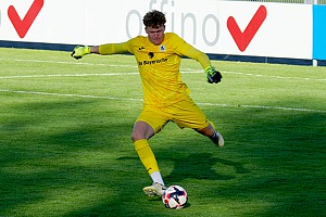 Torhüter Paul Bachmann, unter der Woche noch bei den Profis im Toto-Pokal aktiv, kehrt gegen Schwaig in die U21 zurück. Foto: Joachim Mentel