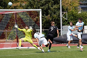 Bis in die Nachspielzeit hielt Sebastian Lackerschmid sein Tor sauber. Foto: Joachim Mentel