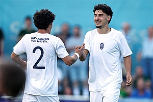 Sandro Porta (li.) und Mustafa Tekin (re.) standen im ersten Heimspiel der U21 gegen Geretsried auf dem Platz. Foto: Joachim Mentel