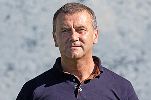 Manfred Paula leitet seit 2019 die Geschicke des Junglöwen-NLZs. Foto: Anne Wild